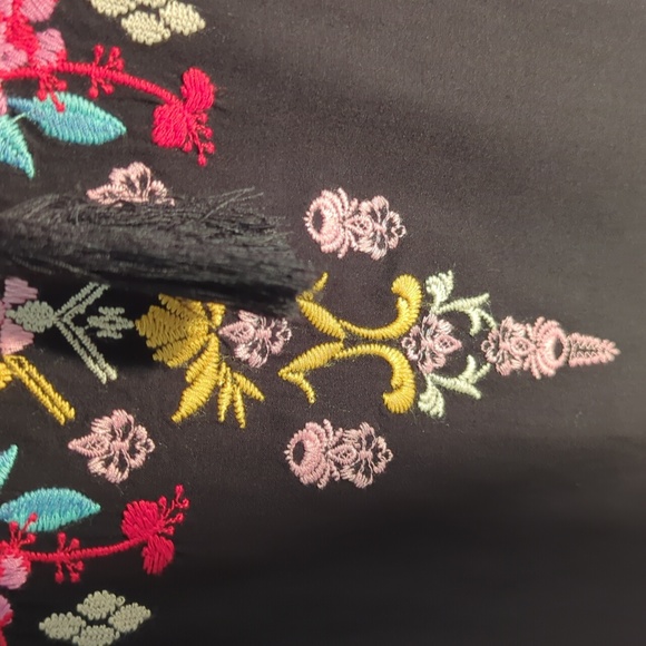 ANDREE BY UNIT Black Embellished Flutter Sleeve Blouse - Picture 6 of 8